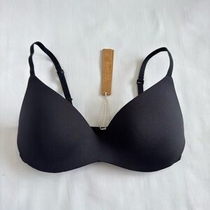 SKIMS Wireless Form super Push Up Bra 36C